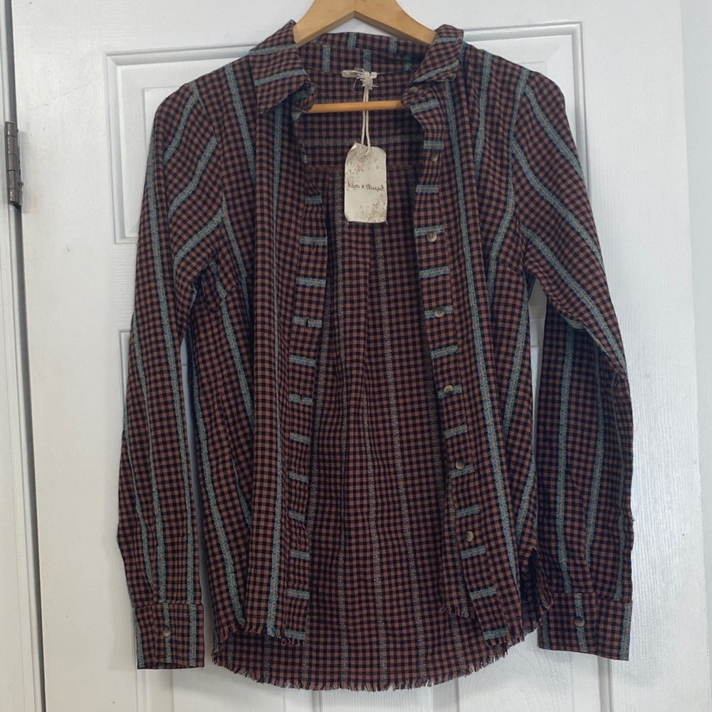 Hem and Thread BRAND NEW butt down flannel embroidered accents size Medium